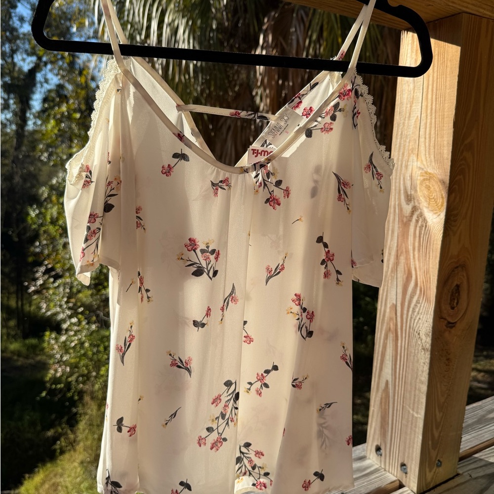 Floral Print Cold Shoulder Top
